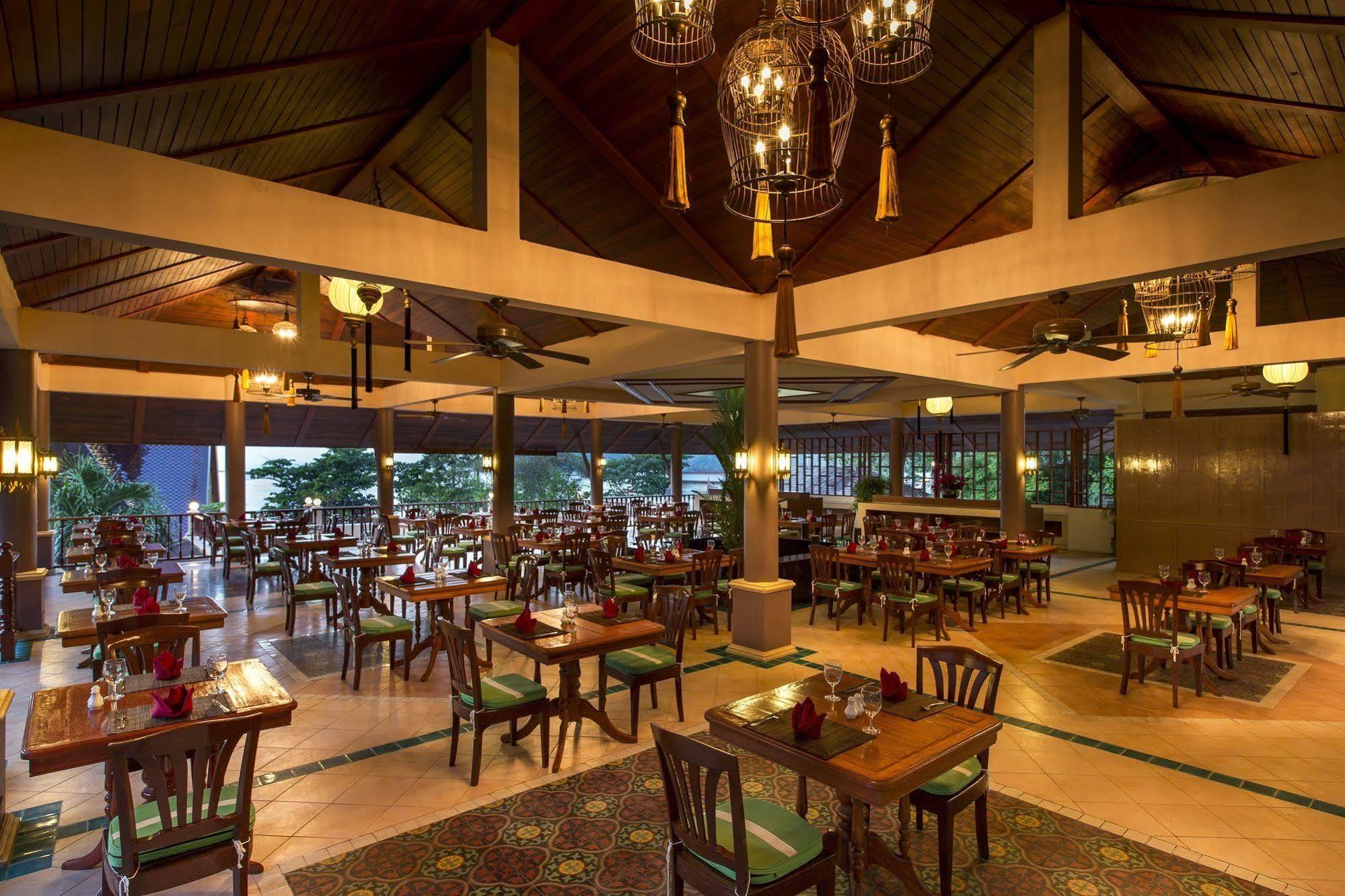 Chanalai Garden Resort, Kata Beach Esterno foto